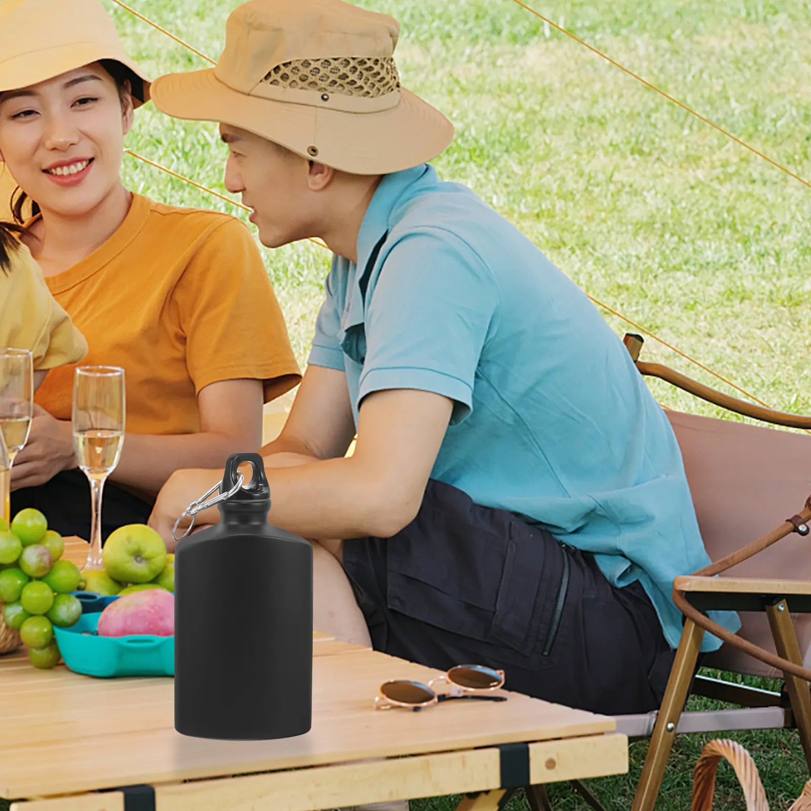 Vanefield Trail Bottle at an outdoor lunch