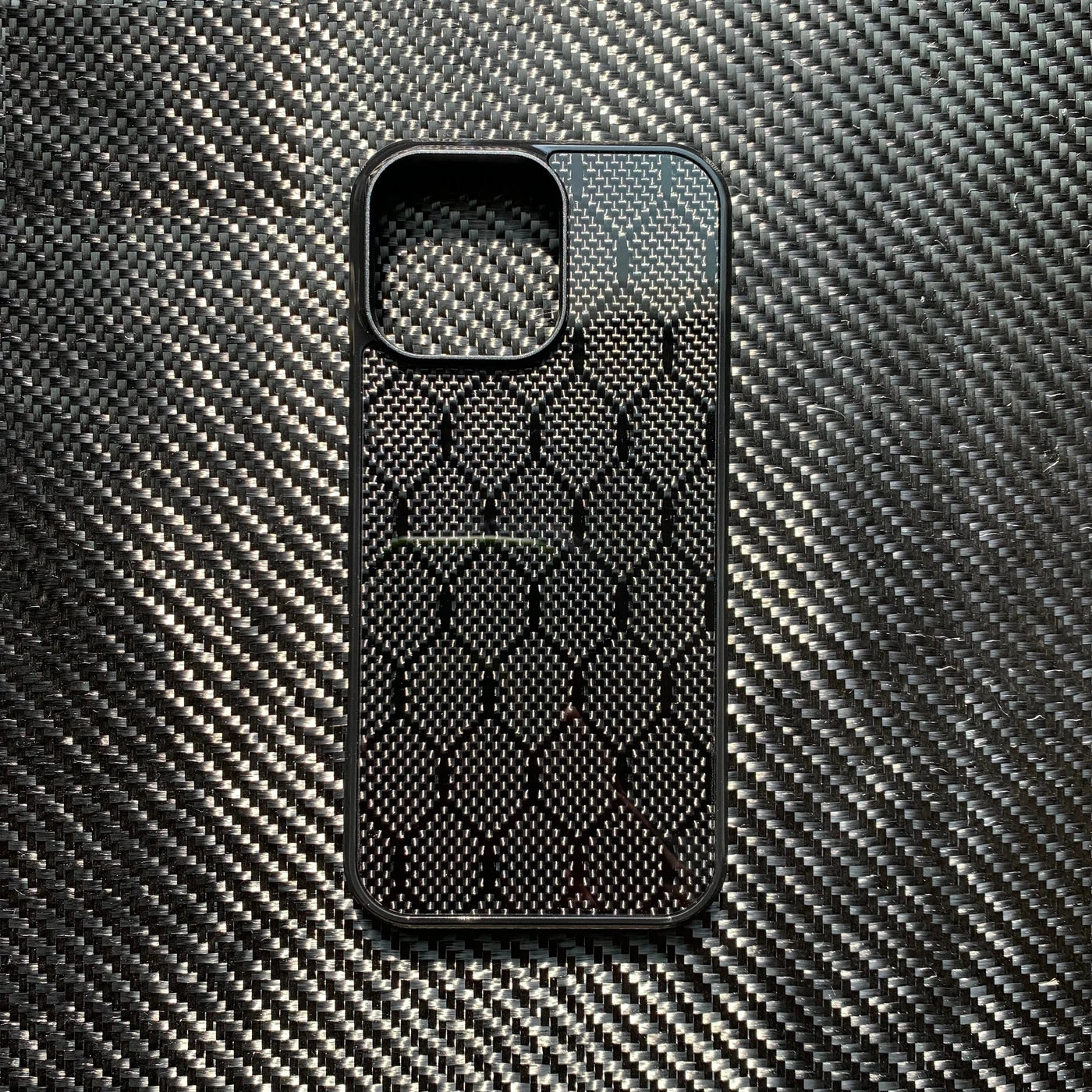 Vanefield CarbonArmor Case in honeycomb weave carbon fibre