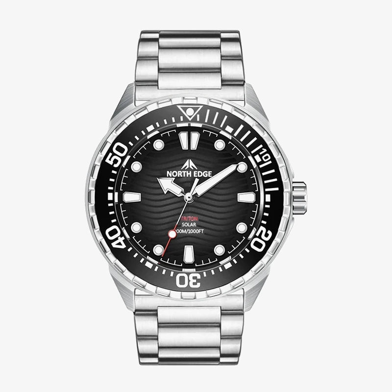 Vanefield Quartzo 300 in black with the steel bracelet, front view