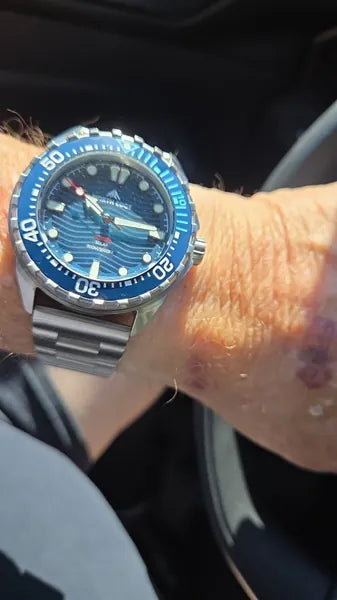 Vanefield Quartzo 300 worn by a customer