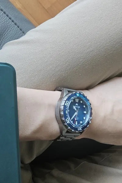 Vanefield Quartzo 300 worn by a customer