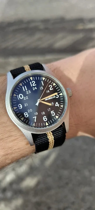 Vanefield Watch 4.1 worn by a customer