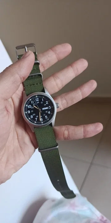 Vanefield Watch 4.1 worn by a verified reviewer