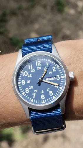 Vanefield Watch 4.1 worn by a customer