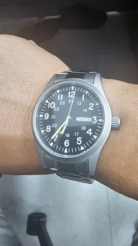 Vanefield Watch 4.1 worn by a customer