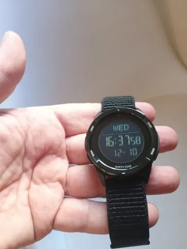 Vanefield Watch 45 worn by a customer