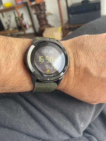 Vanefield Watch 45 worn by a customer