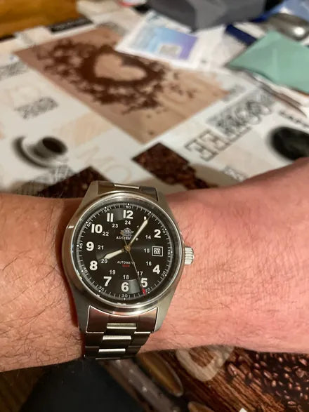 Vanefield Automatic 200M worn by a verified reviewer