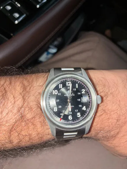 Vanefield Automatic 200M worn by a customer