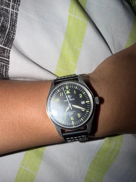 Vanefield Automatic 200M worn by a customer