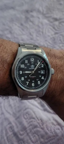Vanefield Automatic 200M worn by a customer